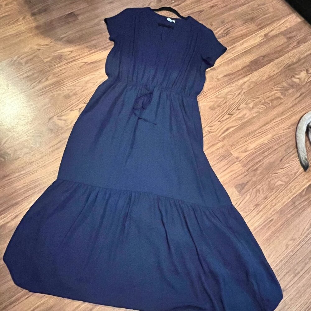 Gap XL navy chiffon/poly maxi; split neck; tie-waist